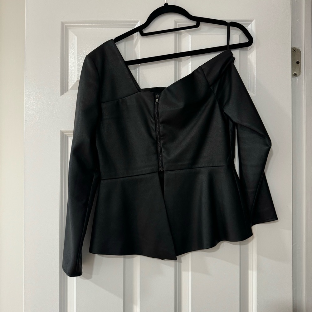 BCBG TOP - Picture 2 of 3
